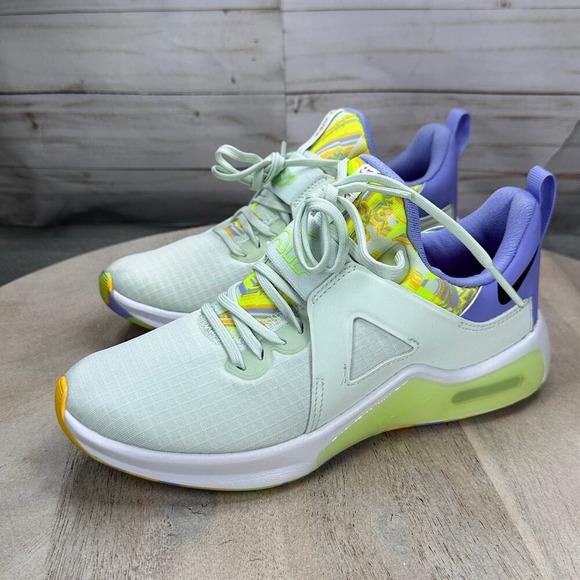 Nike Air Max Bella TR 5 Womens Sneakers Size 6 Barely Green Light Thistle White - Picture 3 of 12